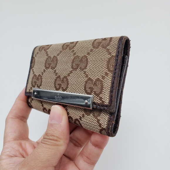 Authentic Gucci GG Tan Canvas Key Holder - Picture 3 of 16